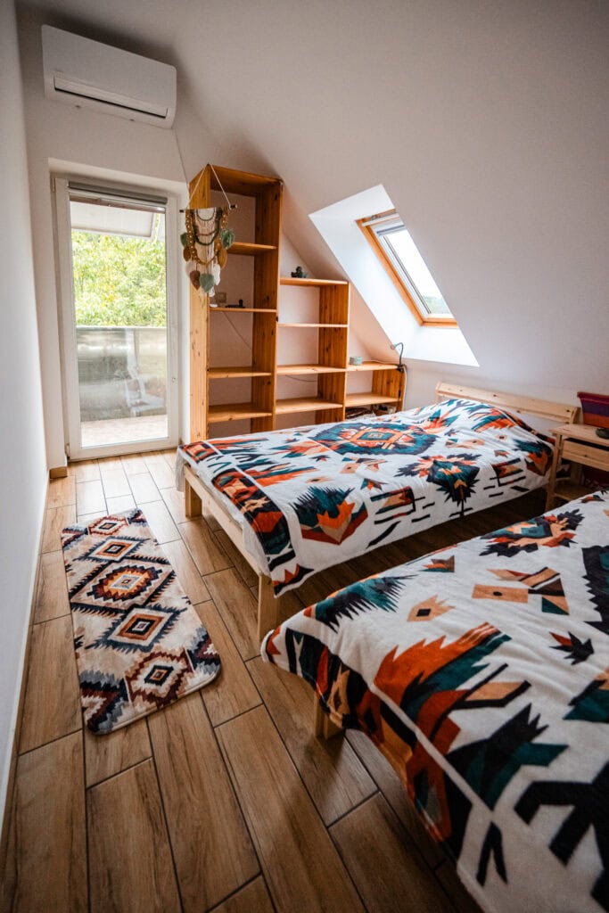 2.4. Emeleti háló 2db egyszemélyes ágy